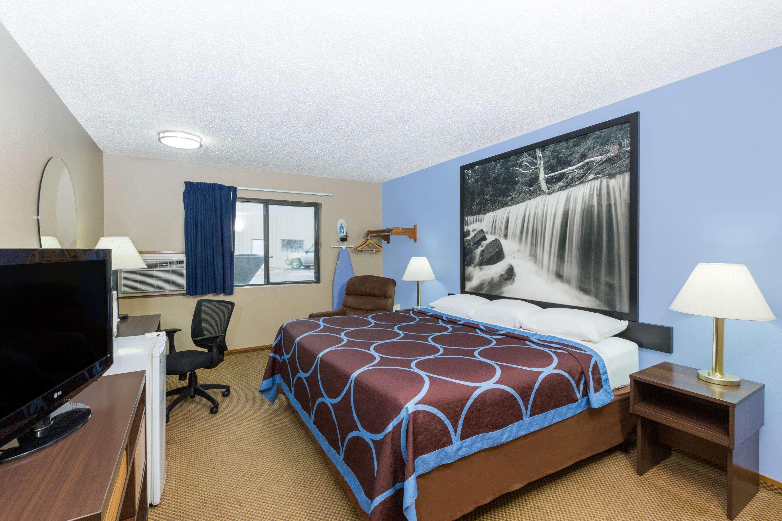 Super 8 by Wyndham Manhattan KS Exteriör bild